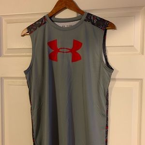 Under Armour muscle performance tee, Youth XL, red/gray